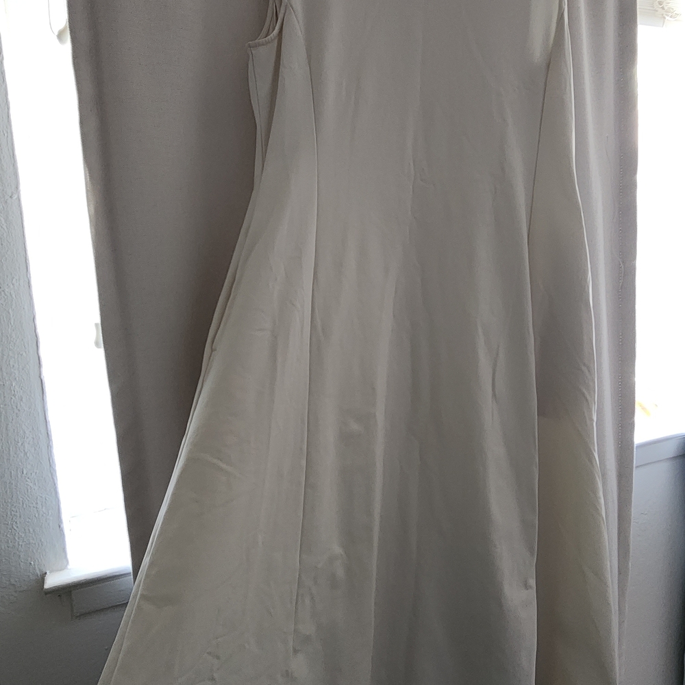 Uniqulo Elegant Cream Sleeveless Dress
